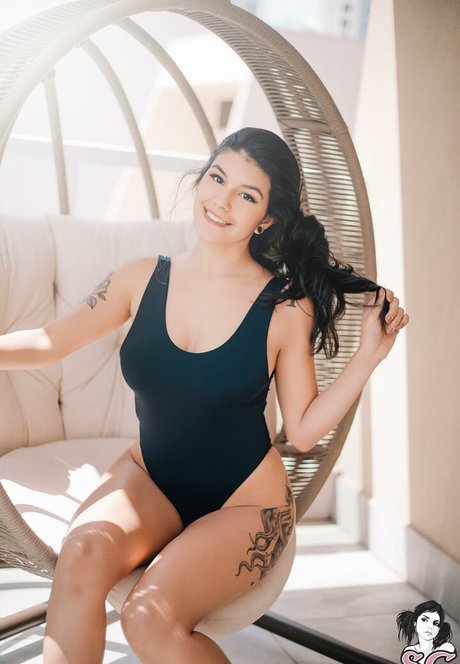 Luxx 完璧なモデル 画像