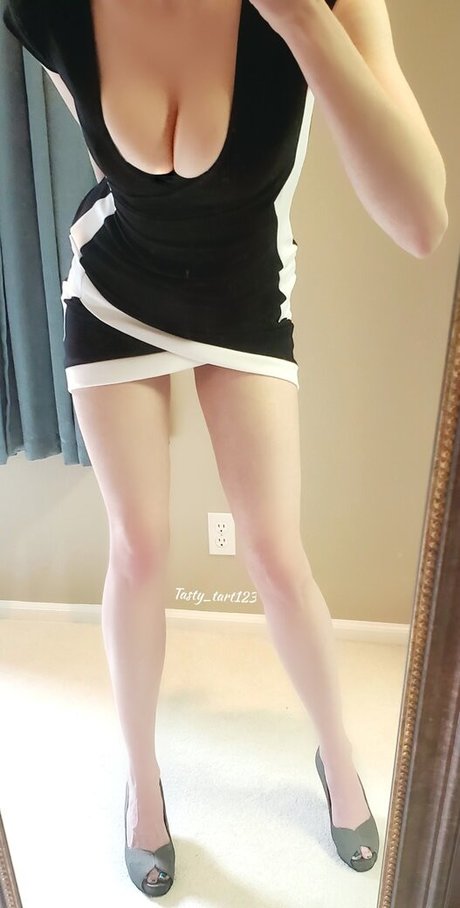 Tasty tart123 エロティックなポルノスター 写真
