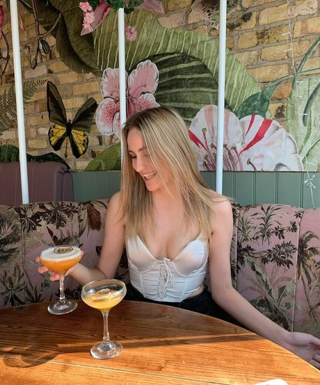 Ellierose Kelly xxxポルノスター 写真