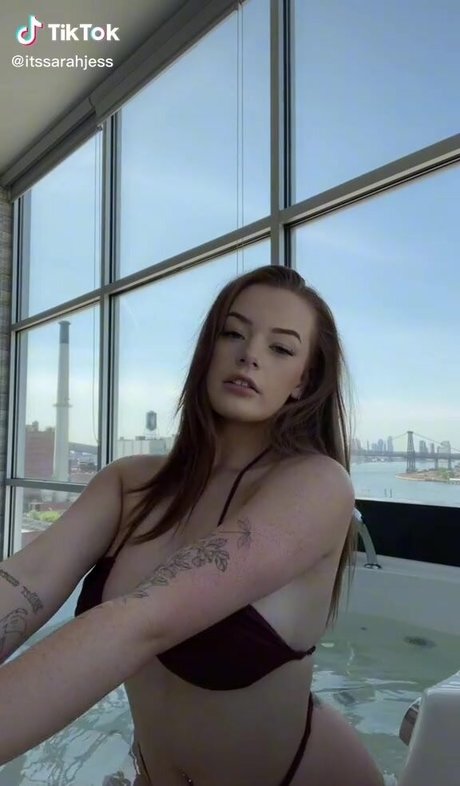 Sarah Jess Barton 完璧なモデル 画像