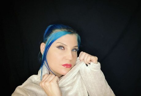 Leva Bates 可愛い女優 画像