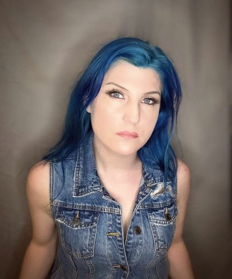 Leva Bates ポルノスター 裸 写真