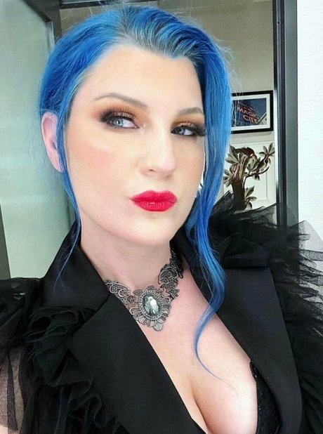 Leva Bates ポルノスター エロティック 写真