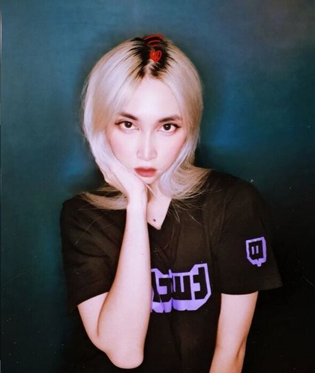 facedwithfate ポルノスター アダルト 写真