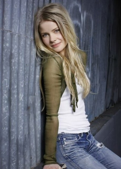 Anita Briem 高品質モデル 写真