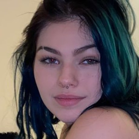 Emo fio セクシーなポルノスター ギャラリー