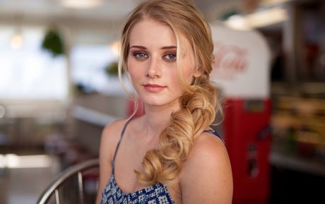 Alena Savostikova ポルノスター ヌード 写真