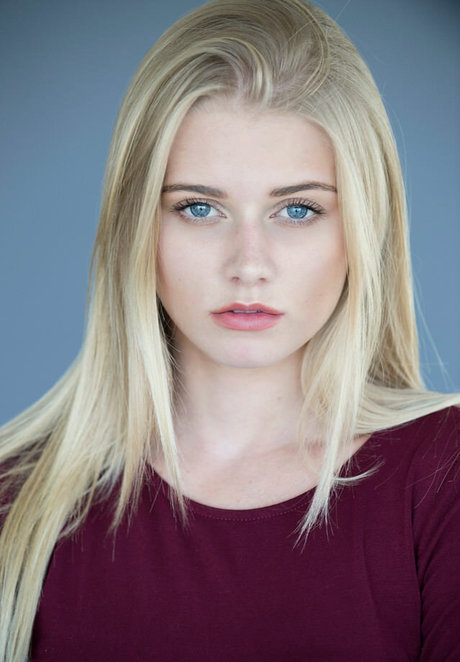 Alena Savostikova top profile image