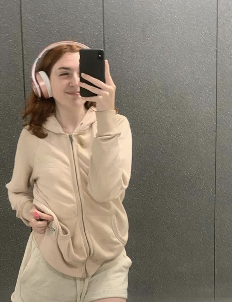 Cassbby エロティックなスター 画像