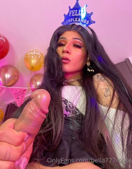 曲線美のクーガーオンリーファンズ セクシーヌード 写真