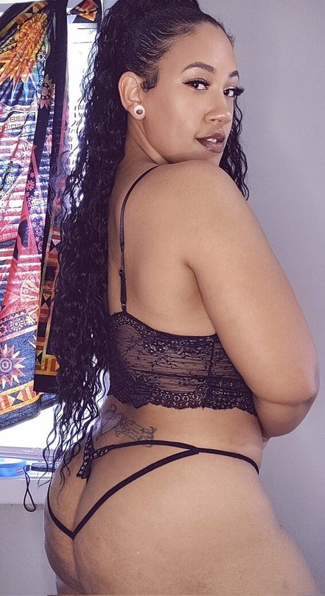 MzGuidedGoddess モデル 写真