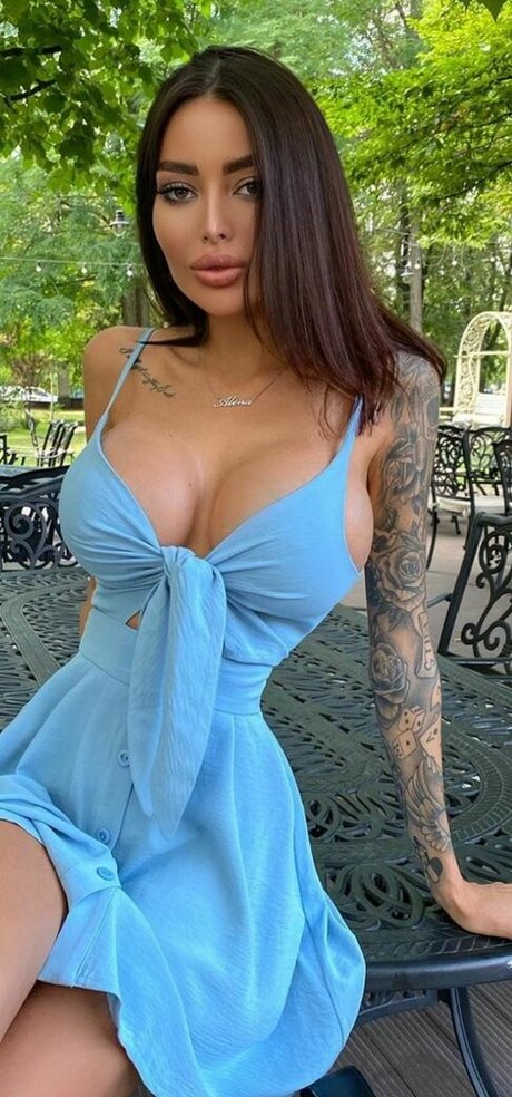 ママの足オンリーファンズ ヌード 写真