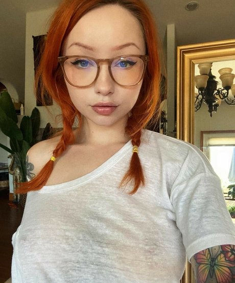 Bae Suicide HDスター 写真