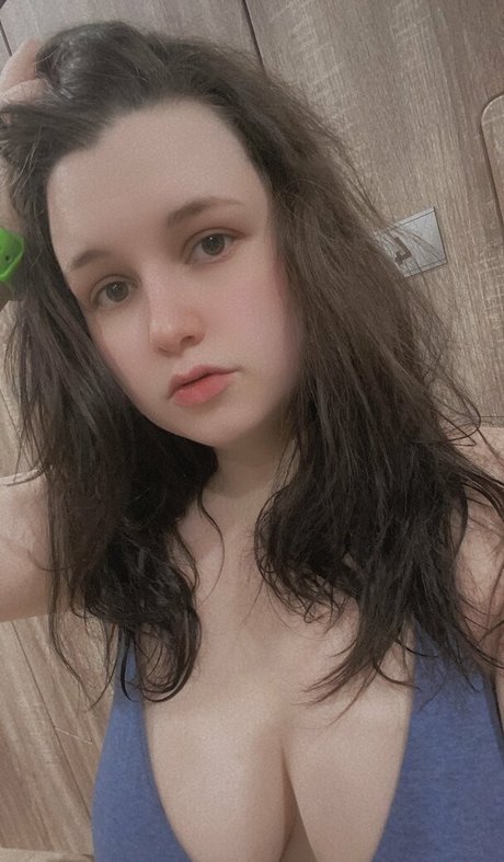 美しいラテン系オンリーファンズ ホットヌード 画像