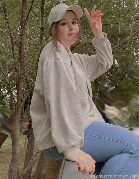 MintyMiyako ポルノスター セクシー 写真