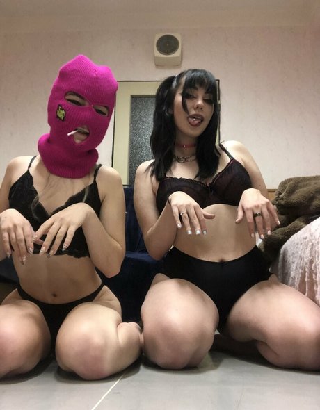 ana uhiram ポルノモデル 写真