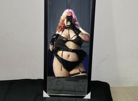 赤毛の痴女オンリーファンズ 無料セックス 画像