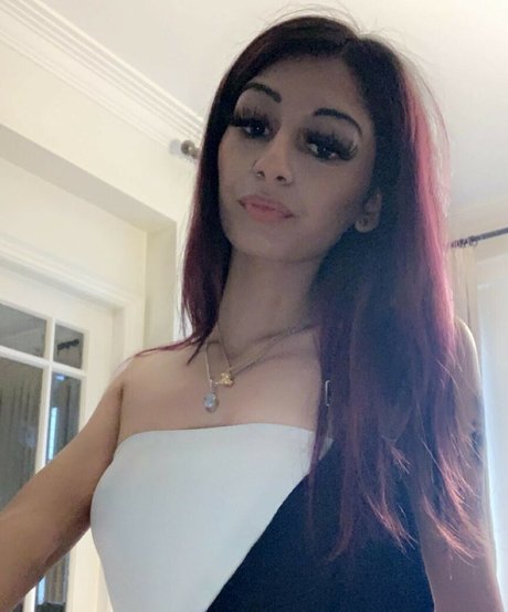 Bhavika Shah セックスモデル 画像