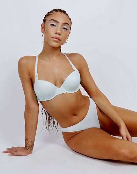 痩せた美女オンリーファンズ ホットセックス 画像