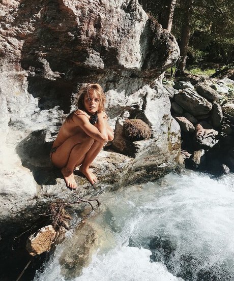 Chloe Kian アートスター 写真