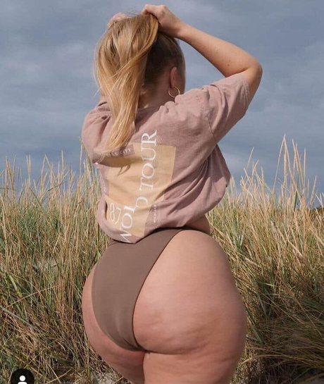 コスプレ ヘンタイ オンリーファンズ 裸 写真