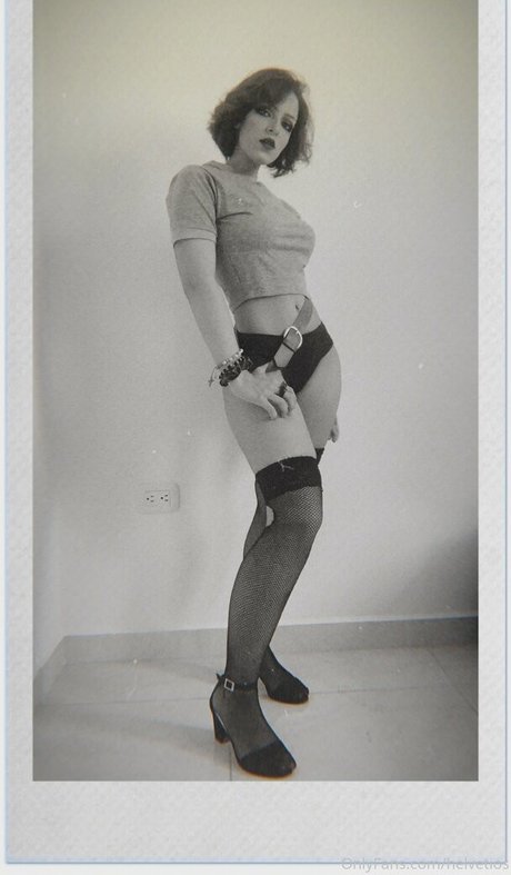 Oriana Leal ポルノスター ヌード 写真