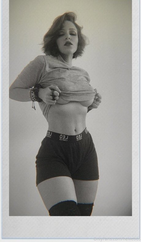 Oriana Leal セクシーなスター ギャラリー