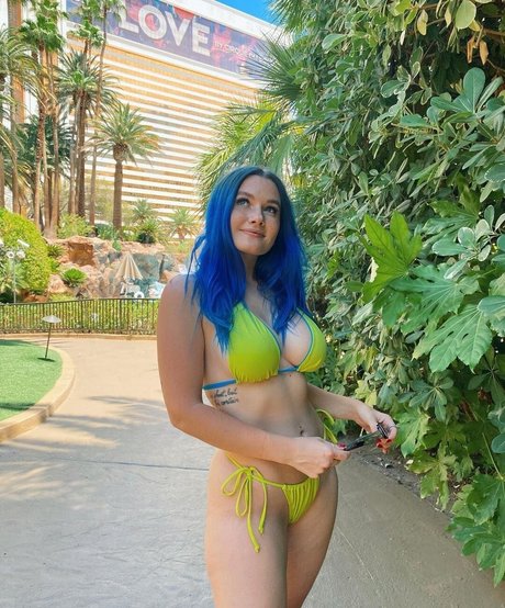 Annalise Mahanes 素敵な女優 写真