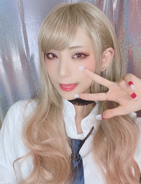 Tsunko ポルノスター ヌード アーカイブ