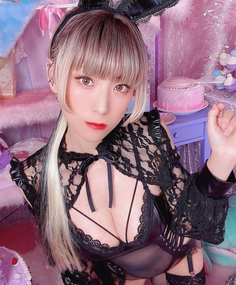 Tsunko ポルノスター セクシー 画像