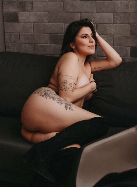 Lais Conter 可愛いモデル 写真