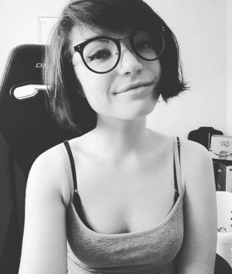 オンリーファンズでオナニーする 限定 写真