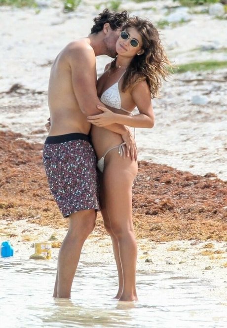 Paula Fernandes 高品質女優 写真