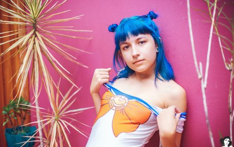 Wingsweak アダルトモデル 写真