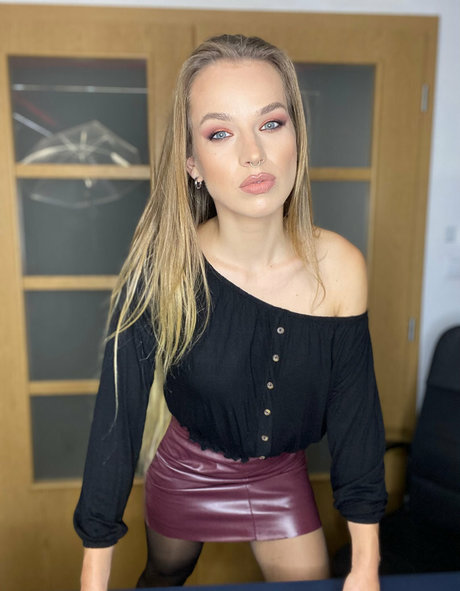 Lady Annabelle 美しいモデル アーカイブ