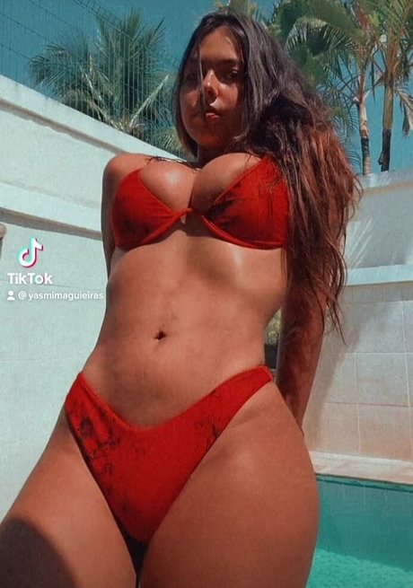 Yasmim Aguieiras ポルノスター ホット 画像