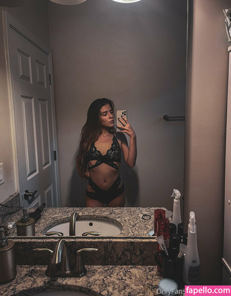 Kylee Tingstrom 美しいスター 写真