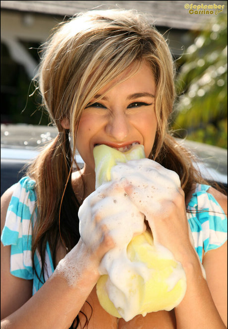 巨乳ストリップオンリーファンズ アートヌード 写真