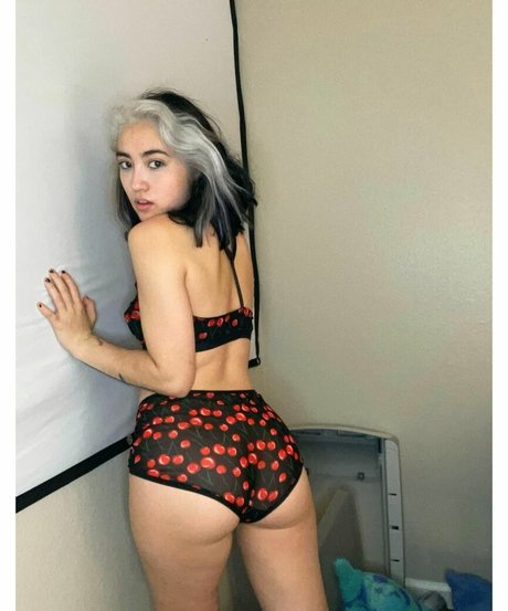 異人種間乱交オンリーファンズ 美しいxxx 画像