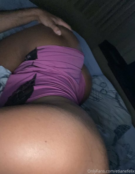 Etiane Felix ポルノスター エロティック 写真