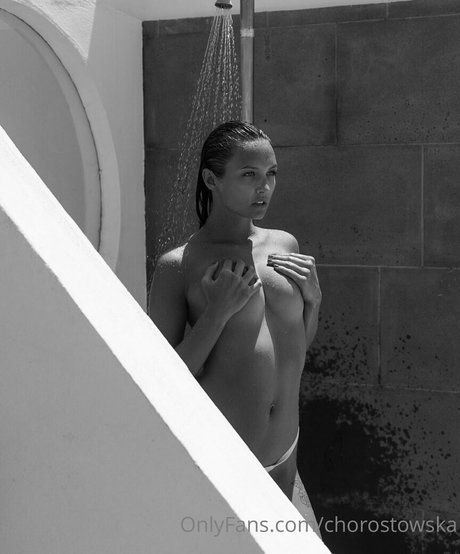 18歳のオンリーファンズ セクシー 写真