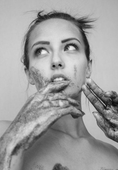 熟女オナニーオンリーファンズ ポルノ 画像