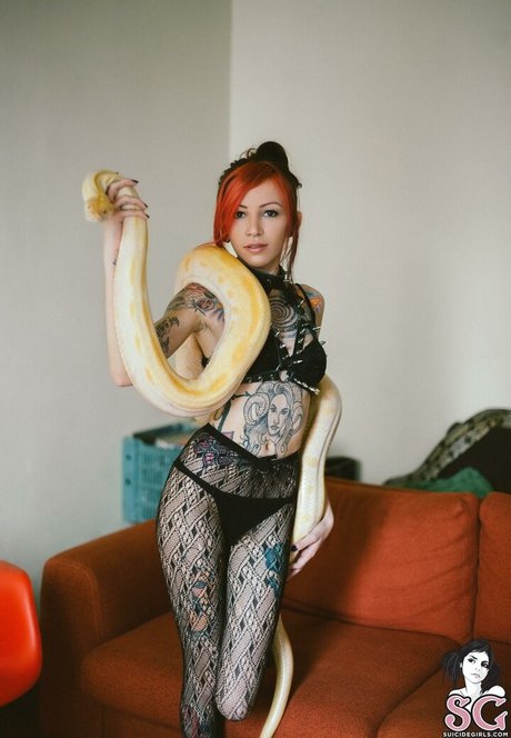 Juh Connie トップモデル 写真