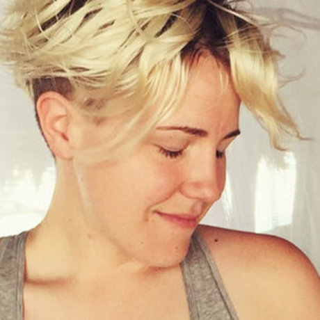 Hannah Hart アダルトモデル 写真