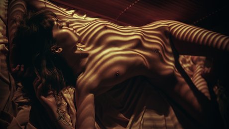 Michela Elley ポルノモデル 写真