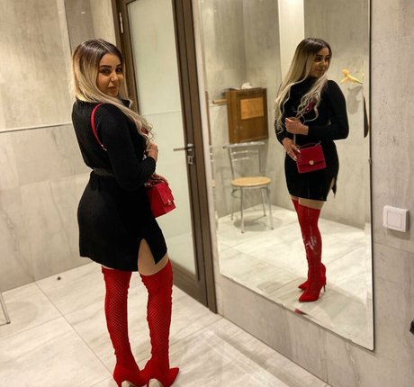Islem Souilem 高品質女優 アーカイブ