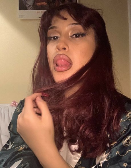 大きなお尻のアジア人オンリーファンズ セクシー裸 写真