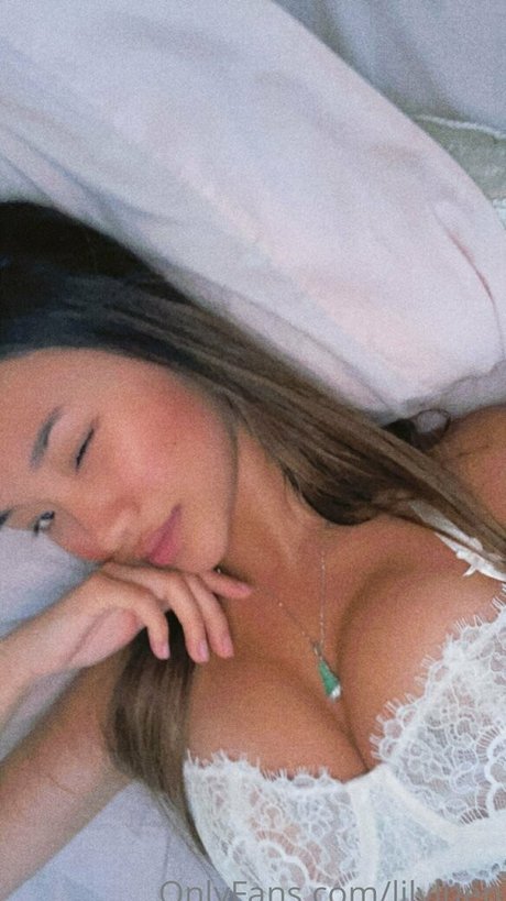 Lily Luen 素敵なモデル 写真