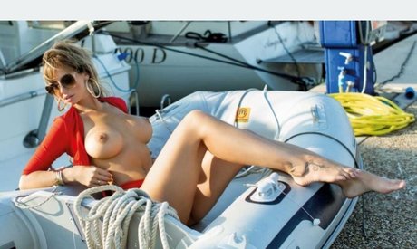 ボールオンリーファン セクシー裸 写真