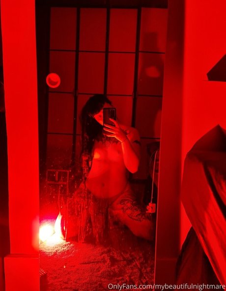 巨乳ソロオンリーファンズ ヌード 画像